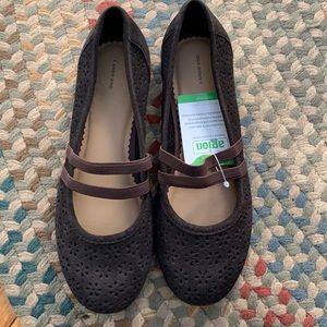 Girls Land’s End brown flats